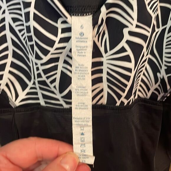 Lululemon Hustle & Bustle Tank Black / Pretty Palm Black Angel Wing - Picture 2 of 6